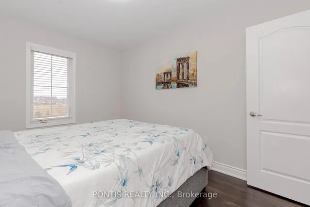 Additional image 40 of 33 Tight Crt