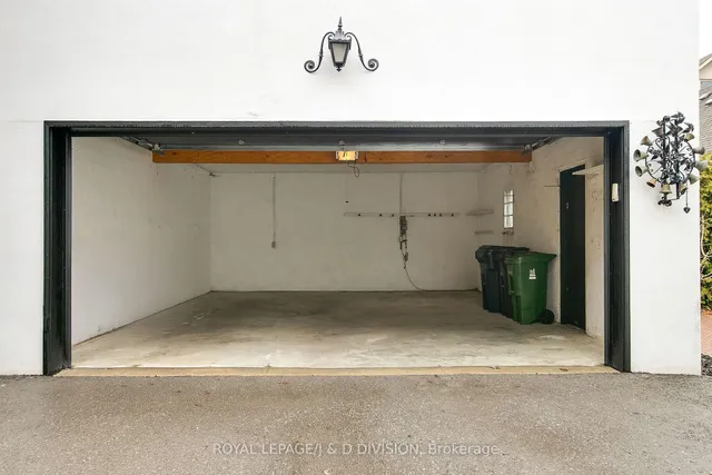 Additional image 35 of 98 Chaplin Cres