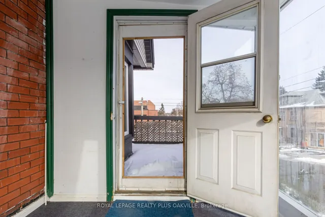 Additional image 33 of 58 Lorne Ave