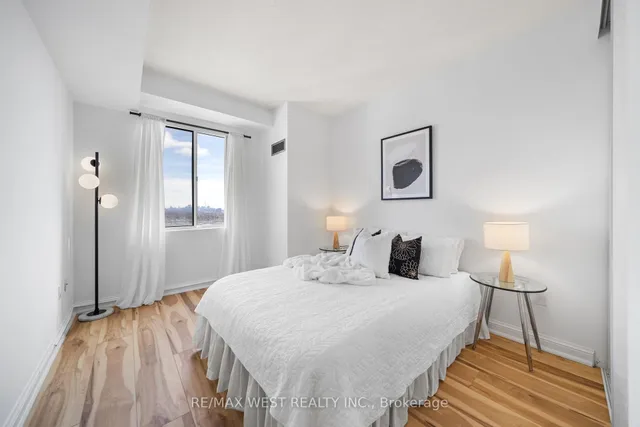 Additional image 12 of 101 Subway Cres Unit PH302