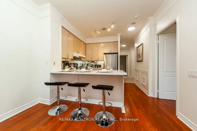 Additional image 17 of 555 Yonge St Unit #309