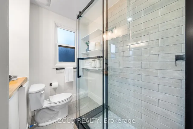 Additional image 34 of 82 Bellwoods Ave