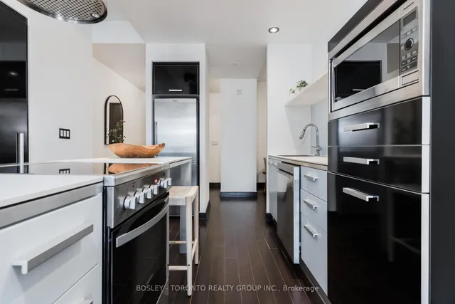 Additional image 19 of 38 Dan Leckie Way Unit 3011