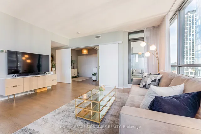 Additional image 15 of 8 Charlotte St Unit 2006