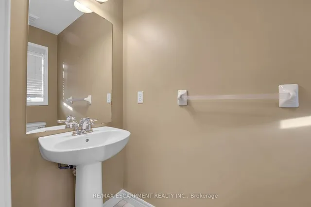 Additional image 22 of 12 Marina Point Cres