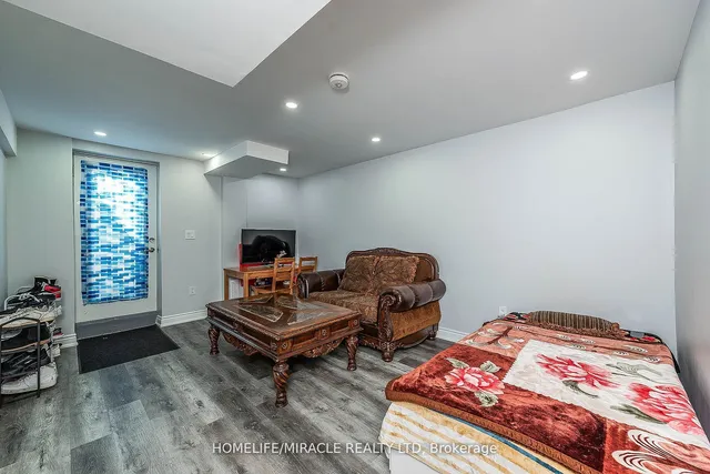 Additional image 33 of 17 Bachelor St