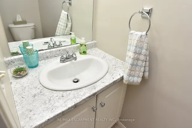 Additional image 18 of 174 Highbury Dr Unit 5