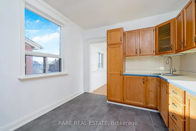 Additional image 19 of 216 Oakwood Ave