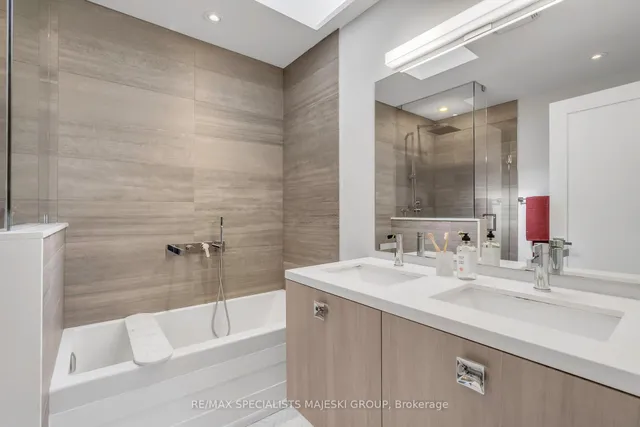 Additional image 26 of 212b Queens Ave