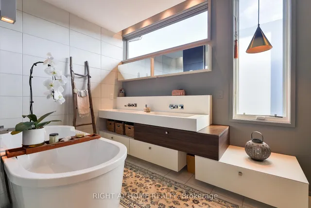 Additional image 14 of 231 Claremont St