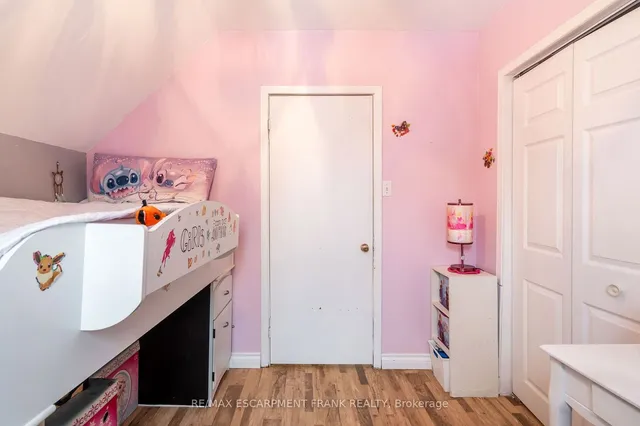 Additional image 32 of 32 East 23rd St