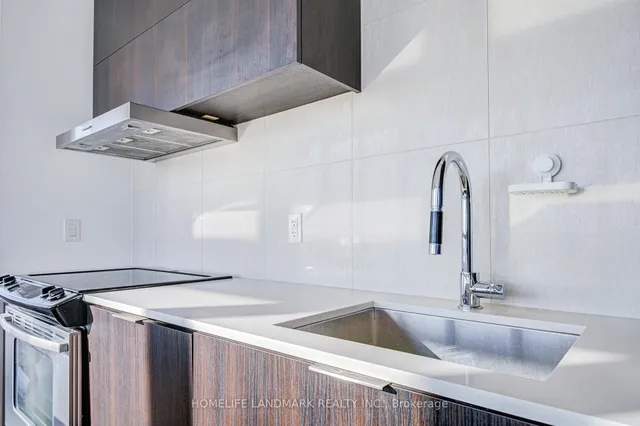 Additional image 32 of 101 Charles St Unit 3701