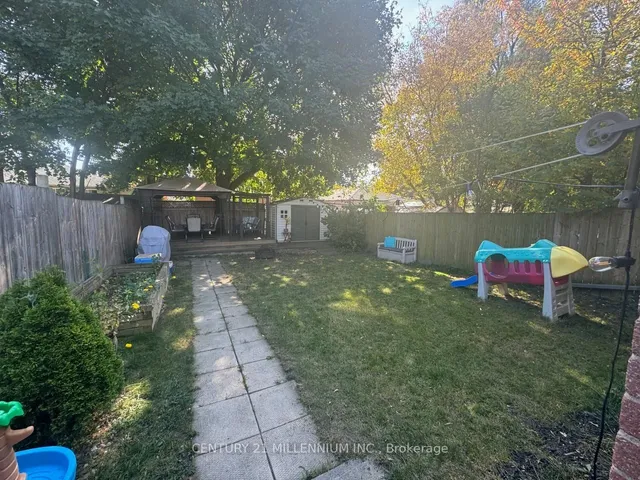 Additional image 35 of 61 Newlands Ave