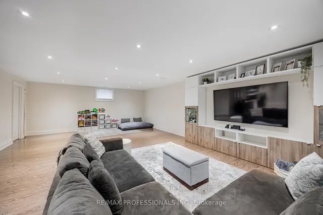 Additional image 34 of 54 Parkchester Rd