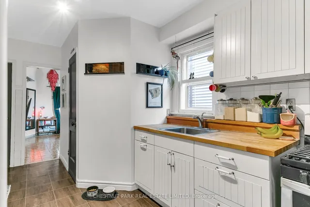 Additional image 13 of 131 Montrose Ave