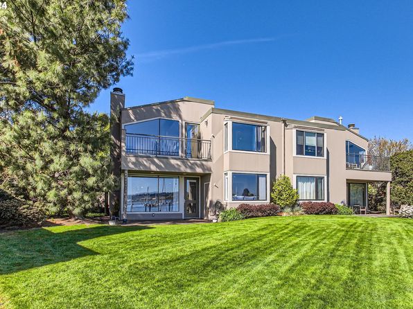 543 N Tomahawk Island Dr #4, Portland, OR 97217