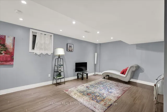 Additional image 36 of 94 IRWIN Ave