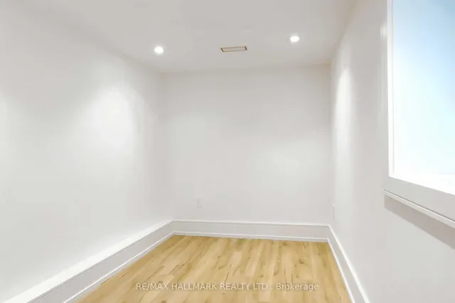 Additional image 27 of 1 1/2 Delaney Cres