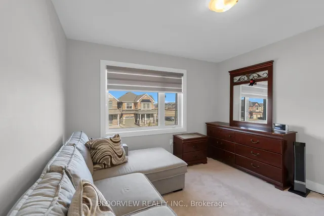 Additional image 27 of 594 Queen Mary Dr