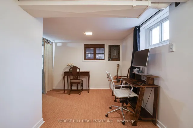 Additional image 31 of 139 Kenwood Ave