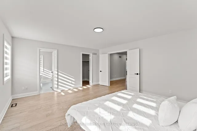 Additional image 27 of 43 Polonia Ave