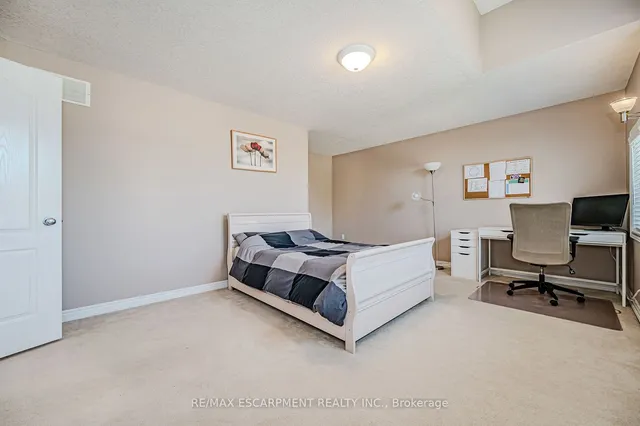 Additional image 22 of 76 Moorland Cres