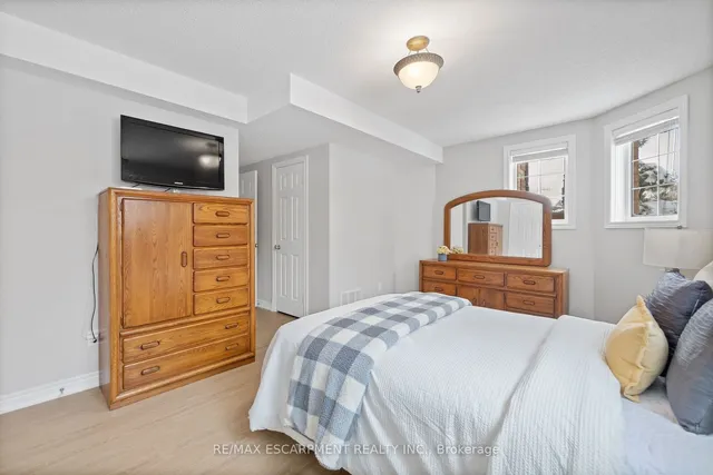 Additional image 40 of 46 Pentland Rd