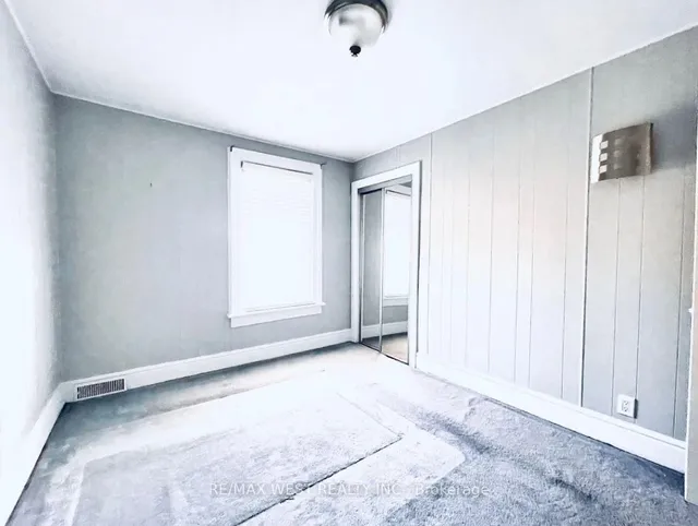 Additional image 18 of 18 Brock Ave