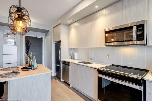 Additional image 7 of 55 Duke Street West Unit 7