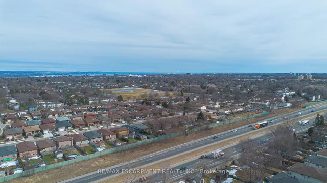 Additional image 37 of 69 CRANBROOK Dr