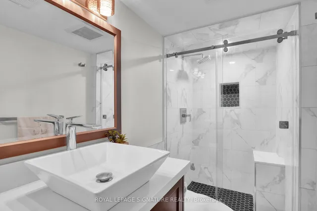 Additional image 30 of 19 Richland Cres