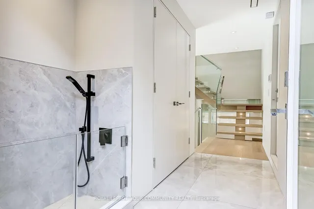 Additional image 42 of 131 Poyntz Ave