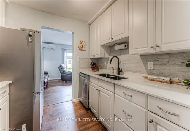 Additional image 13 of 26 Cedarhill Cres