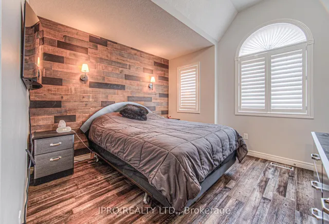 Additional image 18 of 366 Steepleridge St