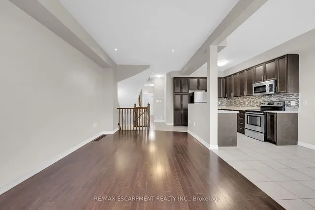 Additional image 15 of 12 Marina Point Cres