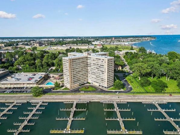 8900 E Jefferson Ave #1109, Detroit, MI 48214