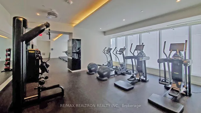 Additional image 45 of 197 Yonge St Unit 5905