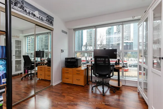 Additional image 21 of 77 Harbour Sq Unit 302