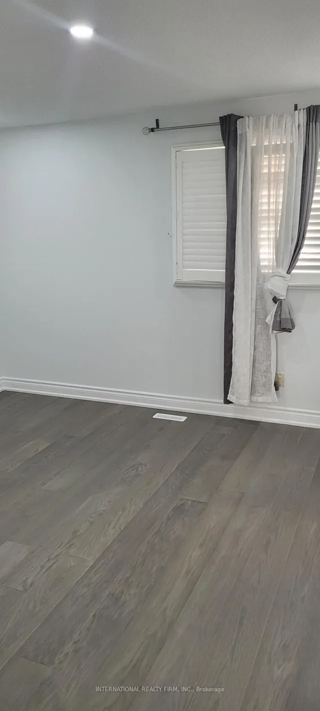 Additional image 36 of 27 Charcoal Dr