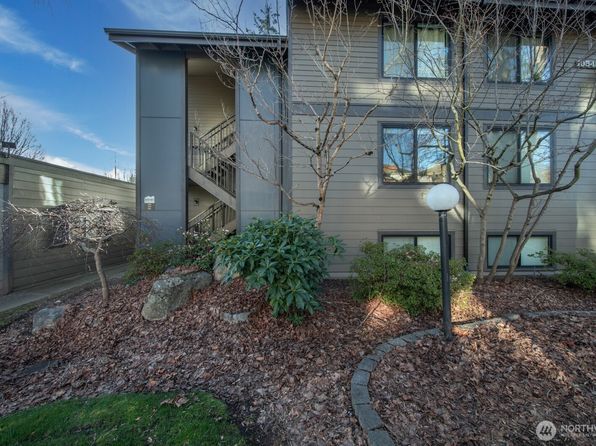 10545 Meridian Avenue N UNIT 201, Seattle, WA 98133