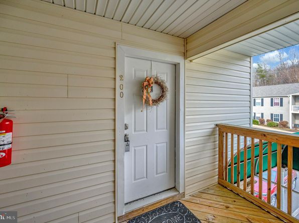 41 Smokewood Ct APT 200, Stafford, VA 22554