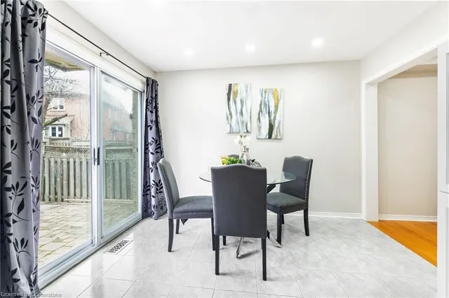 Additional image 27 of 25 Ural Cir