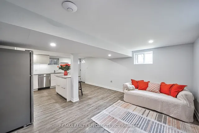 Additional image 34 of 108 Victoria Ave