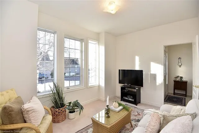 Additional image 21 of 118 Silverbirch Blvd