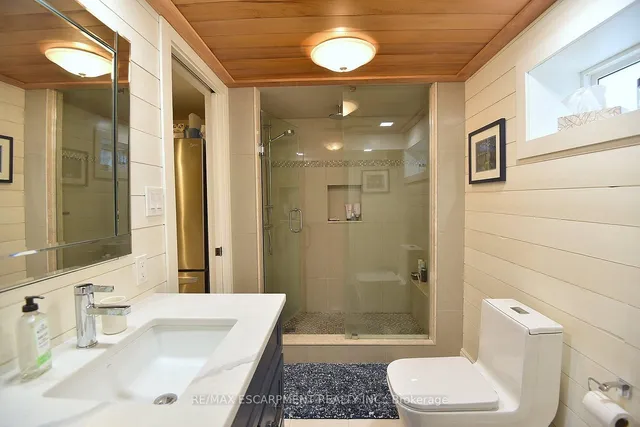 Additional image 34 of 625 Ardleigh Cres