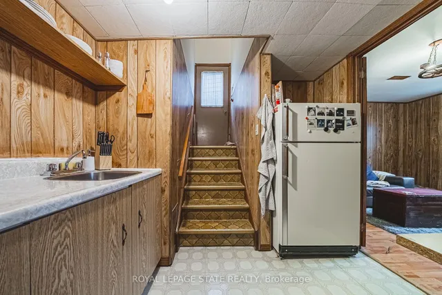 Additional image 33 of 117 Iona Ave