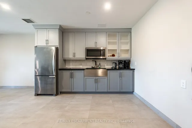 Additional image 31 of 4040 UPPER MIDDLE Rd Unit 102