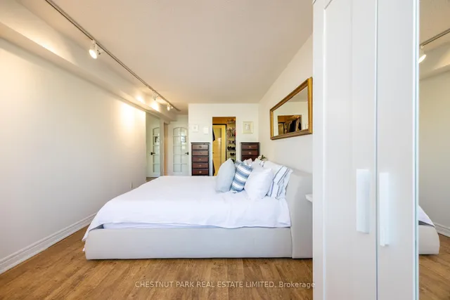 Additional image 16 of 95 Prince Arthur Ave Unit 522