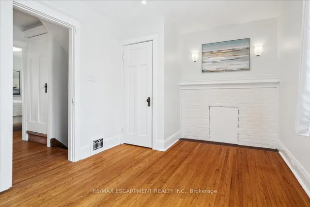 Additional image 18 of 100 Balmoral Ave