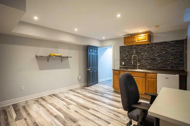 Additional image 27 of 2 Dailing Gate Unit 12